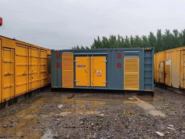 山丹柴油发电机如何判断干式空气滤清器是否需要更换？