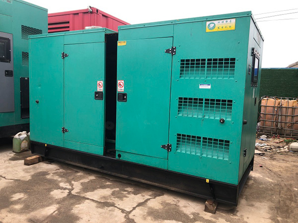 山丹怎样合理控制磷酸铁锂蓄电池的充放电倍率以延长其使用寿命？